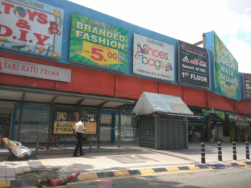 Kedai Kasut UB
