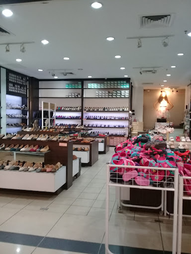 Kedai Kasut Red Modani D'Mall