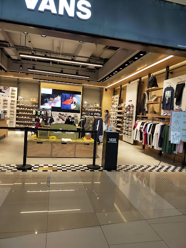 VANS • IOI City Mall