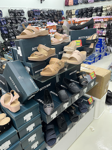 YEBENGSHOES BANDAR TASIK PUTERI (PRG)