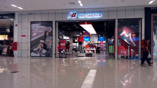 New Balance Queensbay Mall