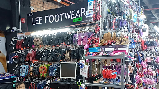 Kedai Kasut Lee Footwear • Al Falah