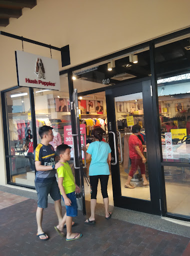 Hush Puppies Footwear @ Johor Premium Outlet Hush Puppies Footwear @ Johor Premium Outlet