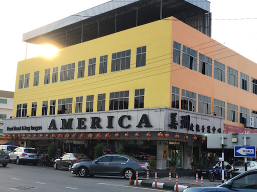 Pusat Kasut dan Beg Tangan America