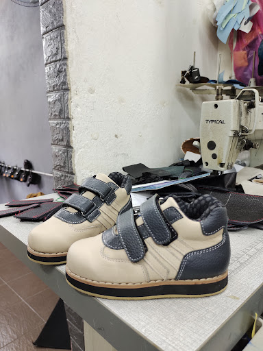 Jann & Arie - Kedai & Tukang Baiki Kasut