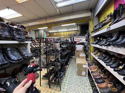 LAM LEE SHOE CENTRE LAM LEE SHOE CENTRE