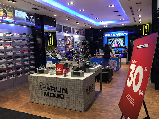 Skechers Aman Central