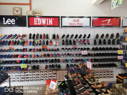 Flipper Shoe Shop