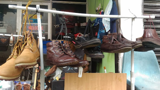 Puleh Kasut Shoe Repair