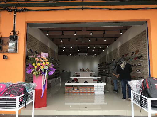LADORA SHOES CENTRE LADORA SHOES CENTRE