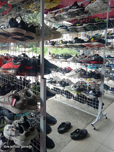 TOM BUNDLE GOMBAK
