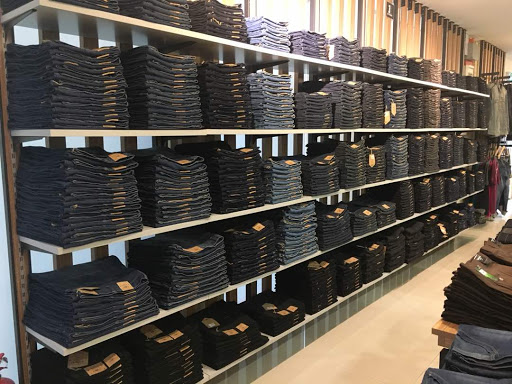 BOS Boutique Cheras - The Master of Big Sizes